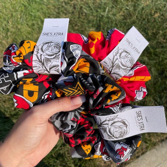Kansas City Chiefs Scrunchie - Picture 1 of 3